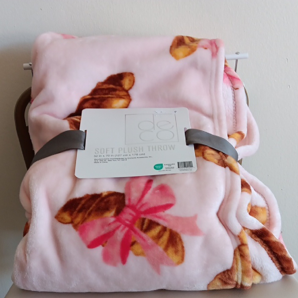 New!Viral!Croissant Bows Deco Luxurious Plush Throw Blanket - Pink and Brown